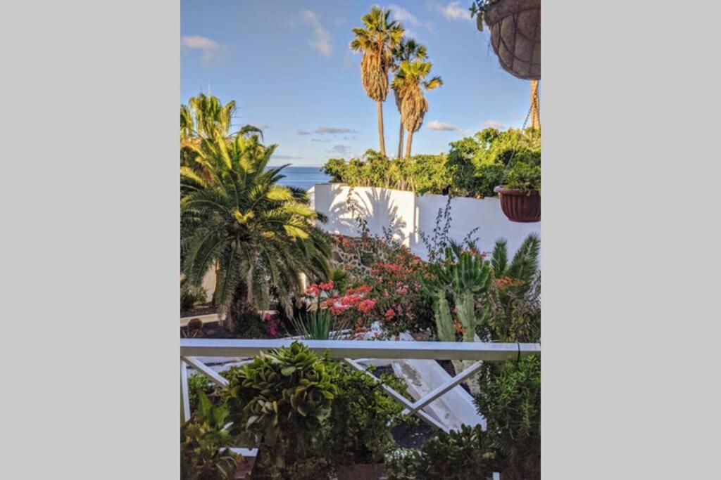 Modern & Spacious Studio Isla, Puerto Del Carmen Tias Bagian luar foto