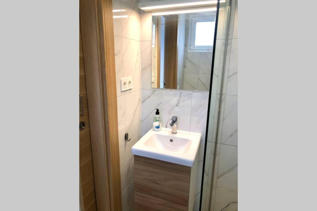 Modern & Spacious Studio Isla, Puerto Del Carmen Tias Bagian luar foto
