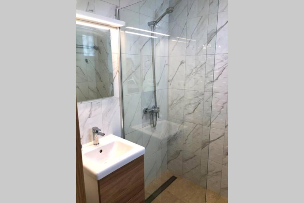 Modern & Spacious Studio Isla, Puerto Del Carmen Tias Bagian luar foto