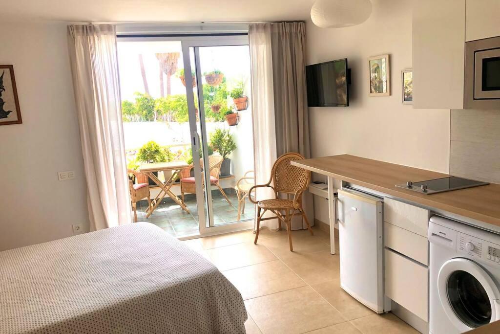 Modern & Spacious Studio Isla, Puerto Del Carmen Tias Bagian luar foto